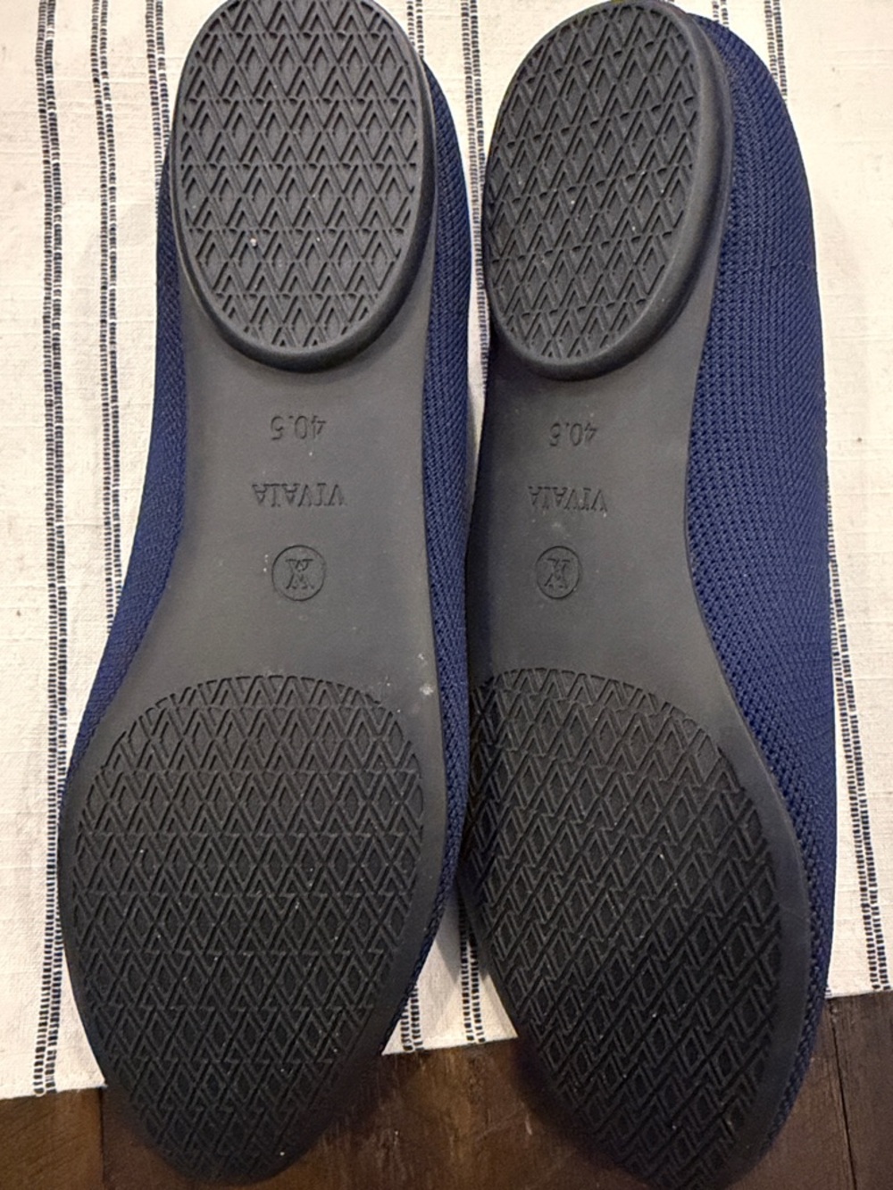 VIVAIA Navy Pointed-Toe Knit Flats — Comfortable Everyday Slip-Ons - Picture 3 of 5